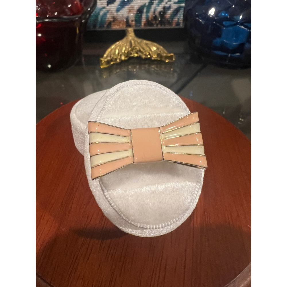 Vtg Peach Cream Enamel Bow Gold Tone Geometric Statement Ring Size 6.5